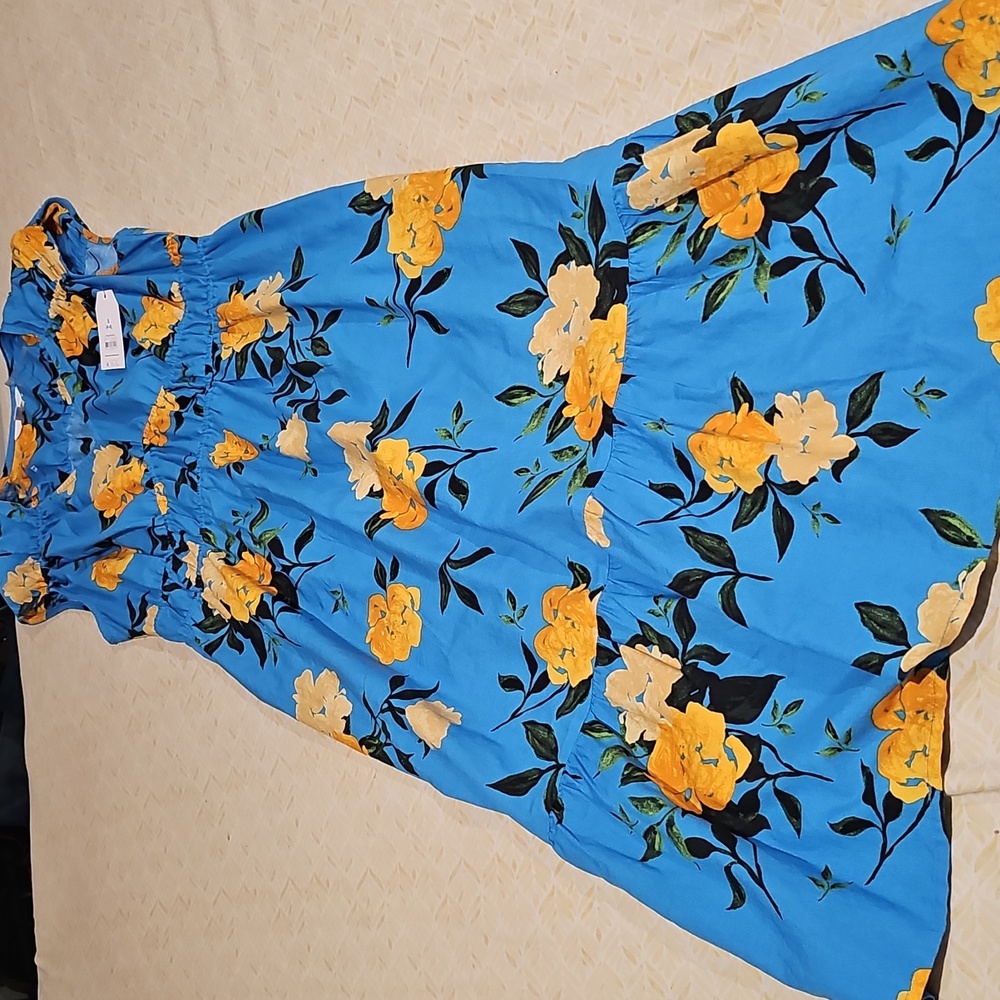 Ladie Size S pretty Blue Dress with Yellow Floral Pattern. New, Has'nt Been Worn